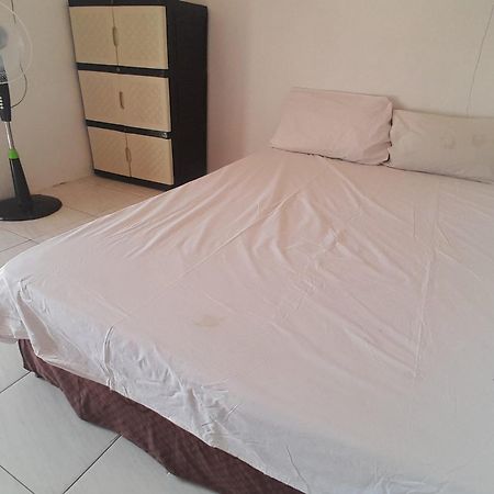 Spot On 93410 Wisma Bintang Джепара Екстериор снимка