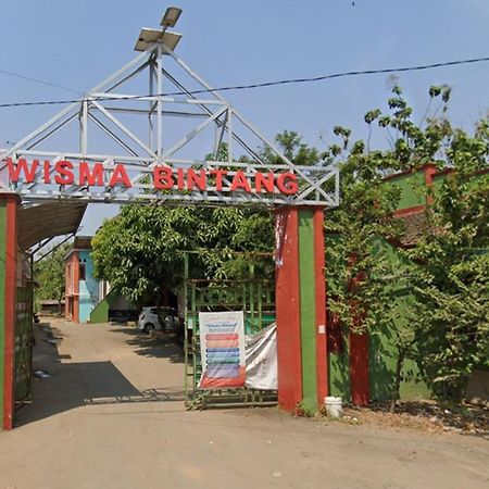 Spot On 93410 Wisma Bintang Джепара Екстериор снимка