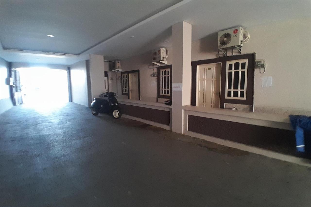 Spot On 93410 Wisma Bintang Джепара Екстериор снимка