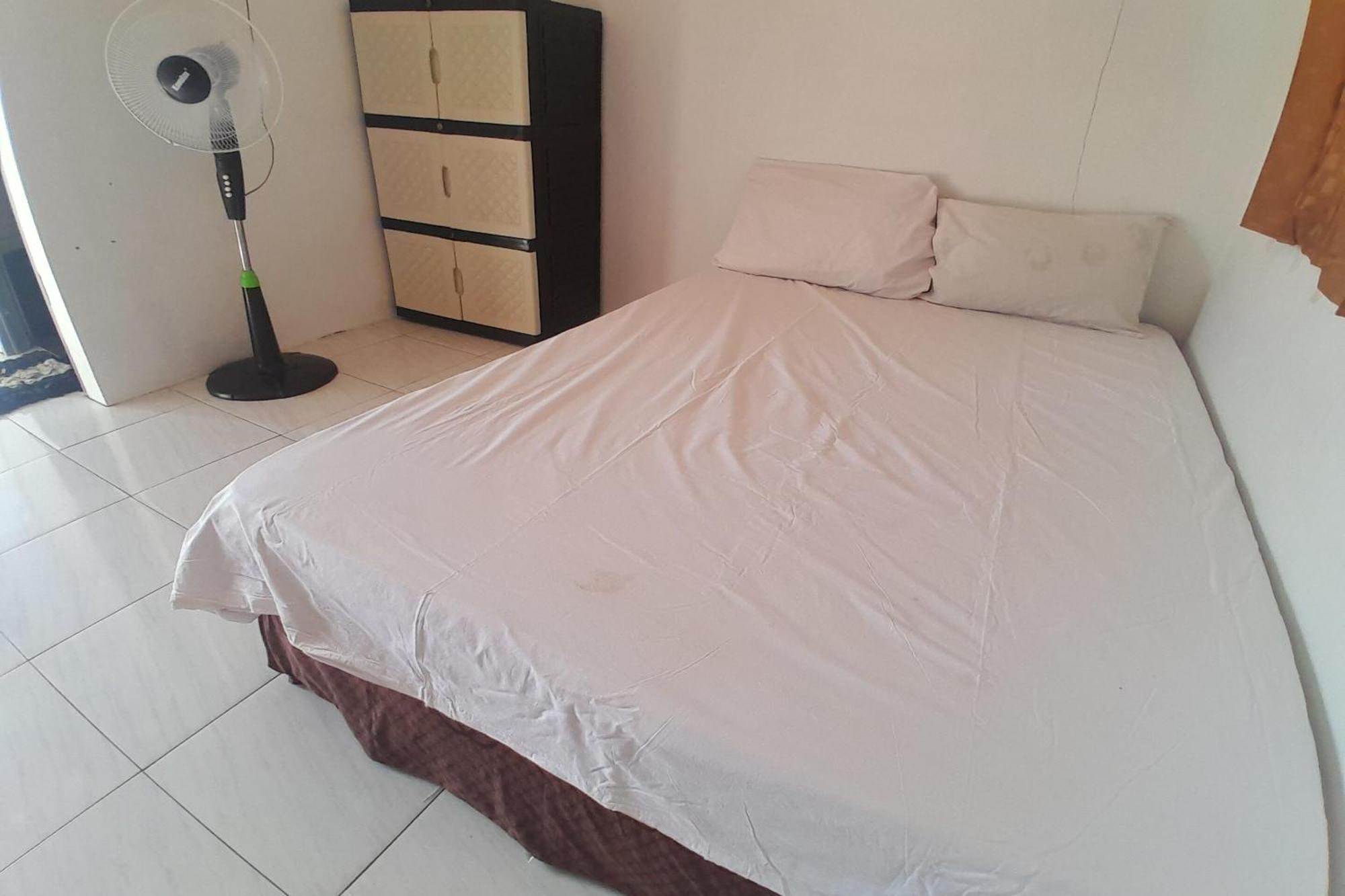 Spot On 93410 Wisma Bintang Джепара Екстериор снимка